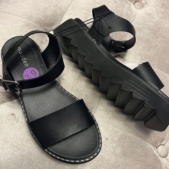 madden girl black driver adjustable strap, sandals, size 6.5, so comfy - Picture 1 of 8